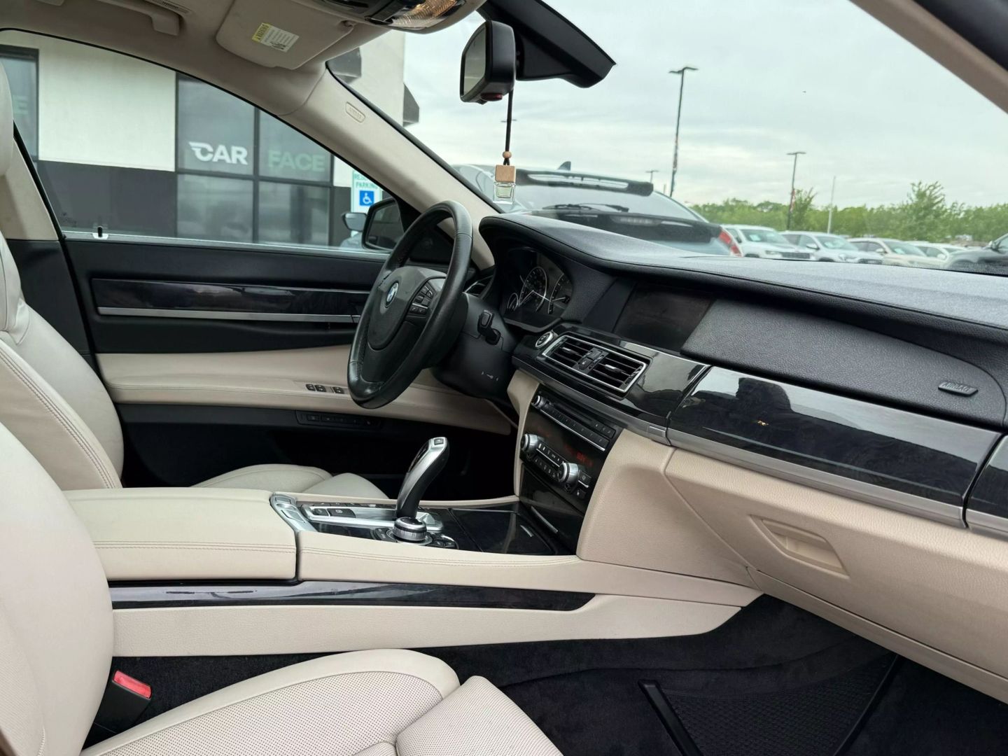 2010 Bmw 7 Series - Image 30