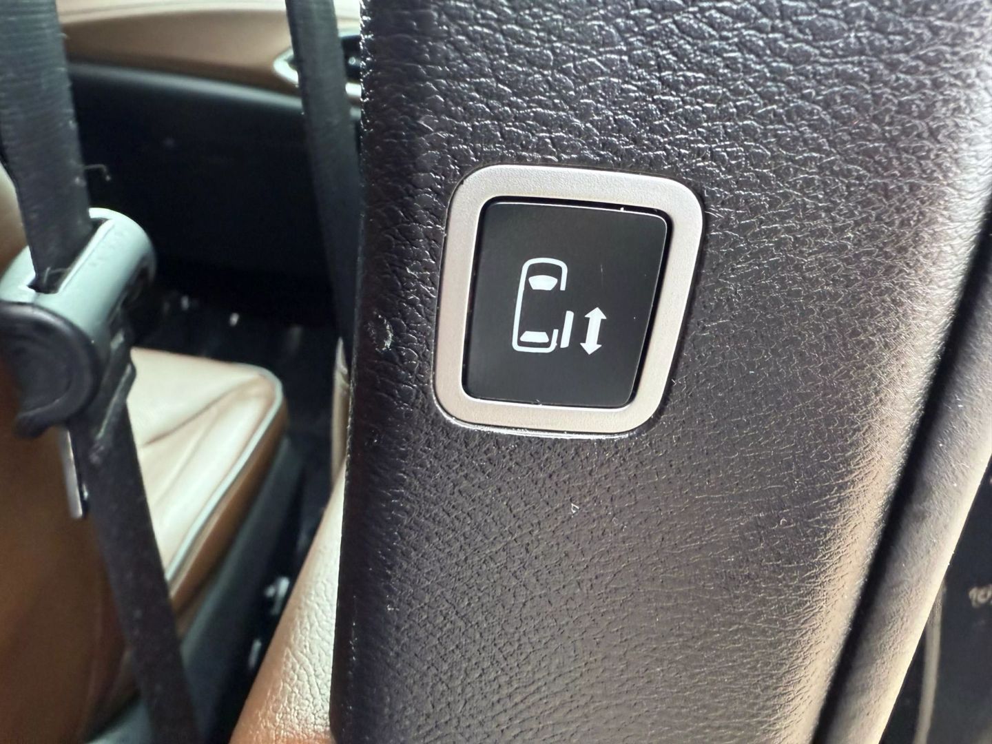 2017 Chrysler Pacifica - Image 29