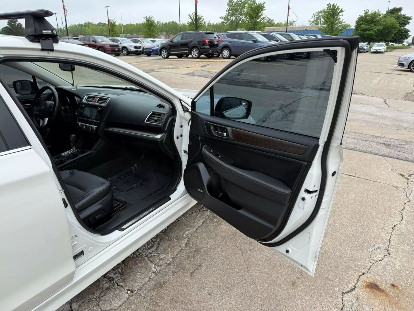2015 Subaru Legacy - Image 23