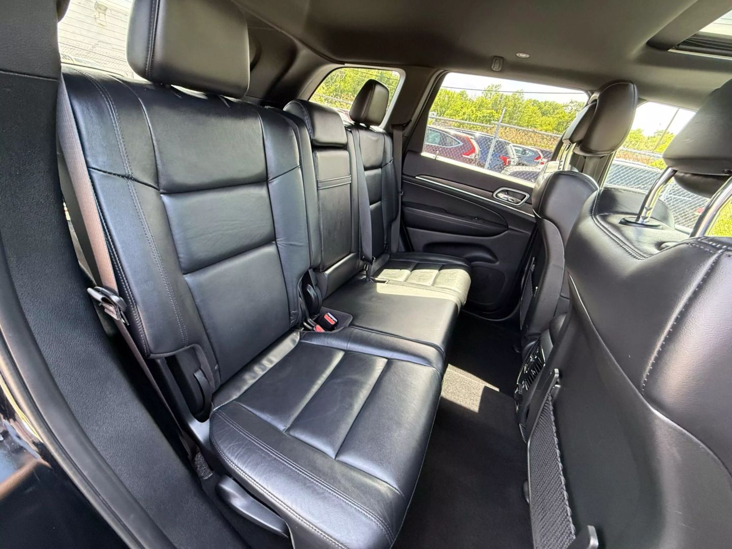 2019 Jeep Grand Cherokee - Image 23