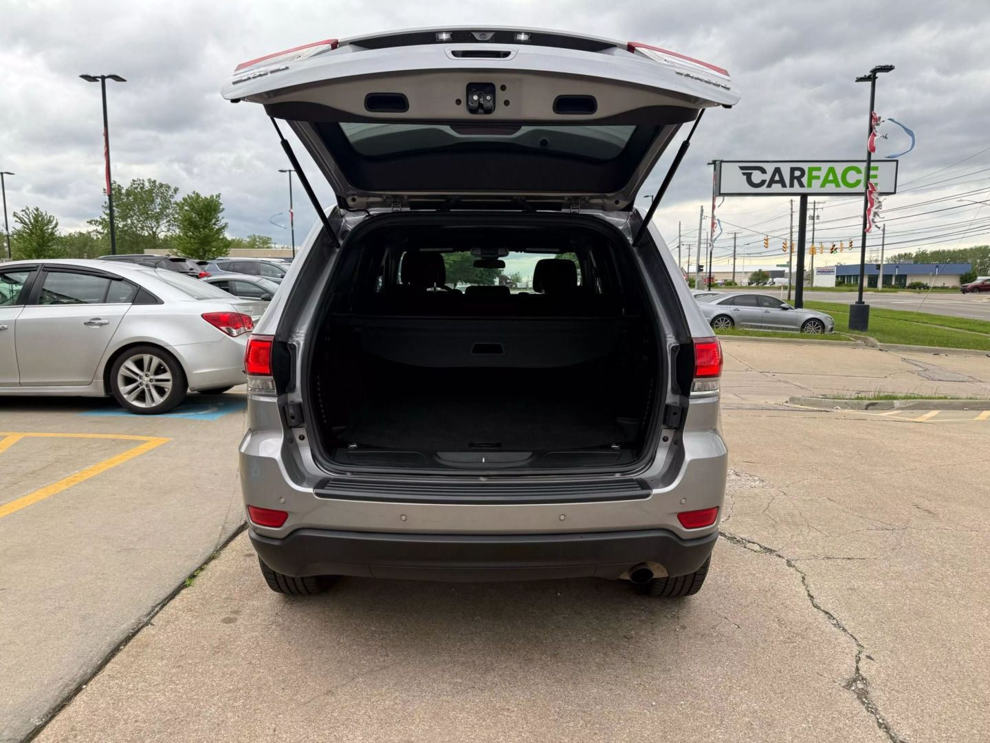 2021 Jeep Grand Cherokee - Image 12