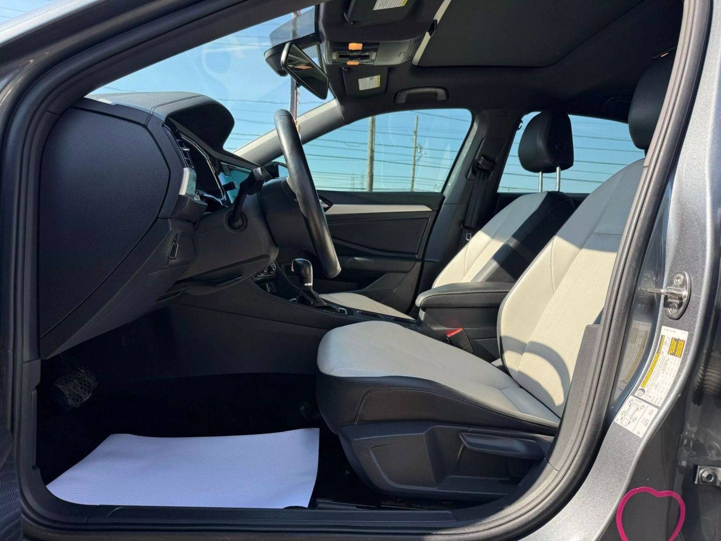 2019 Volkswagen Jetta - Image 17