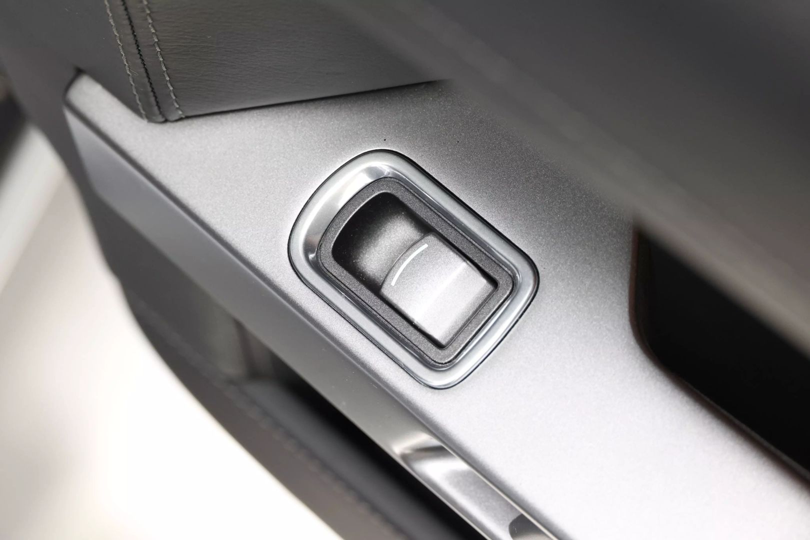2011 Aston Martin Rapide - Image 80