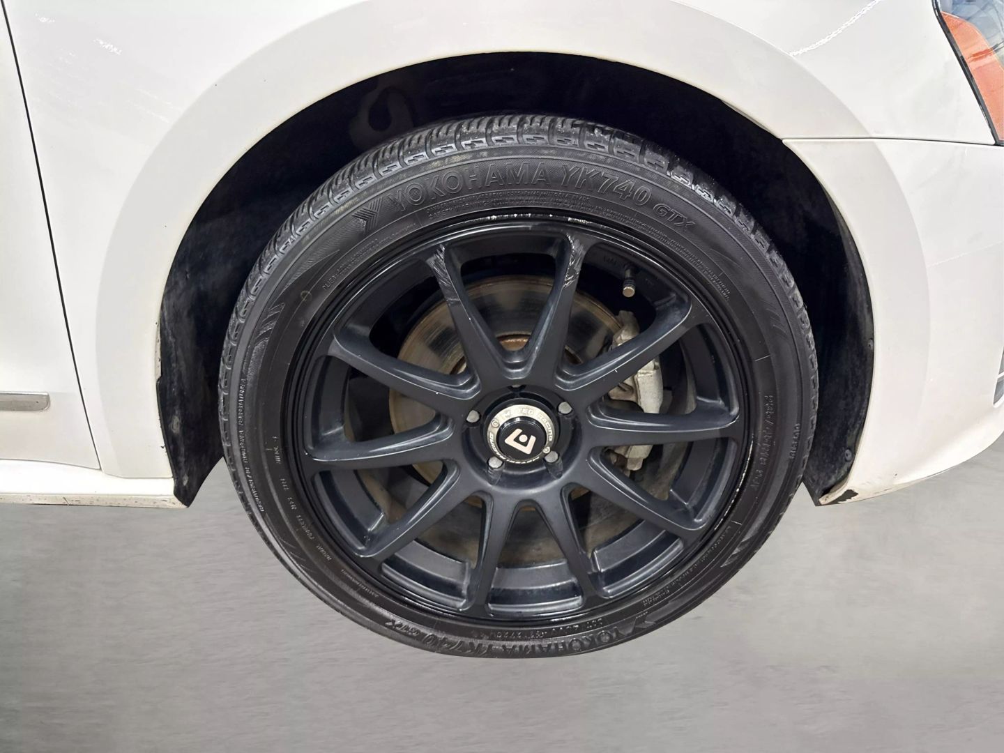 2015 Volkswagen Passat - Image 15