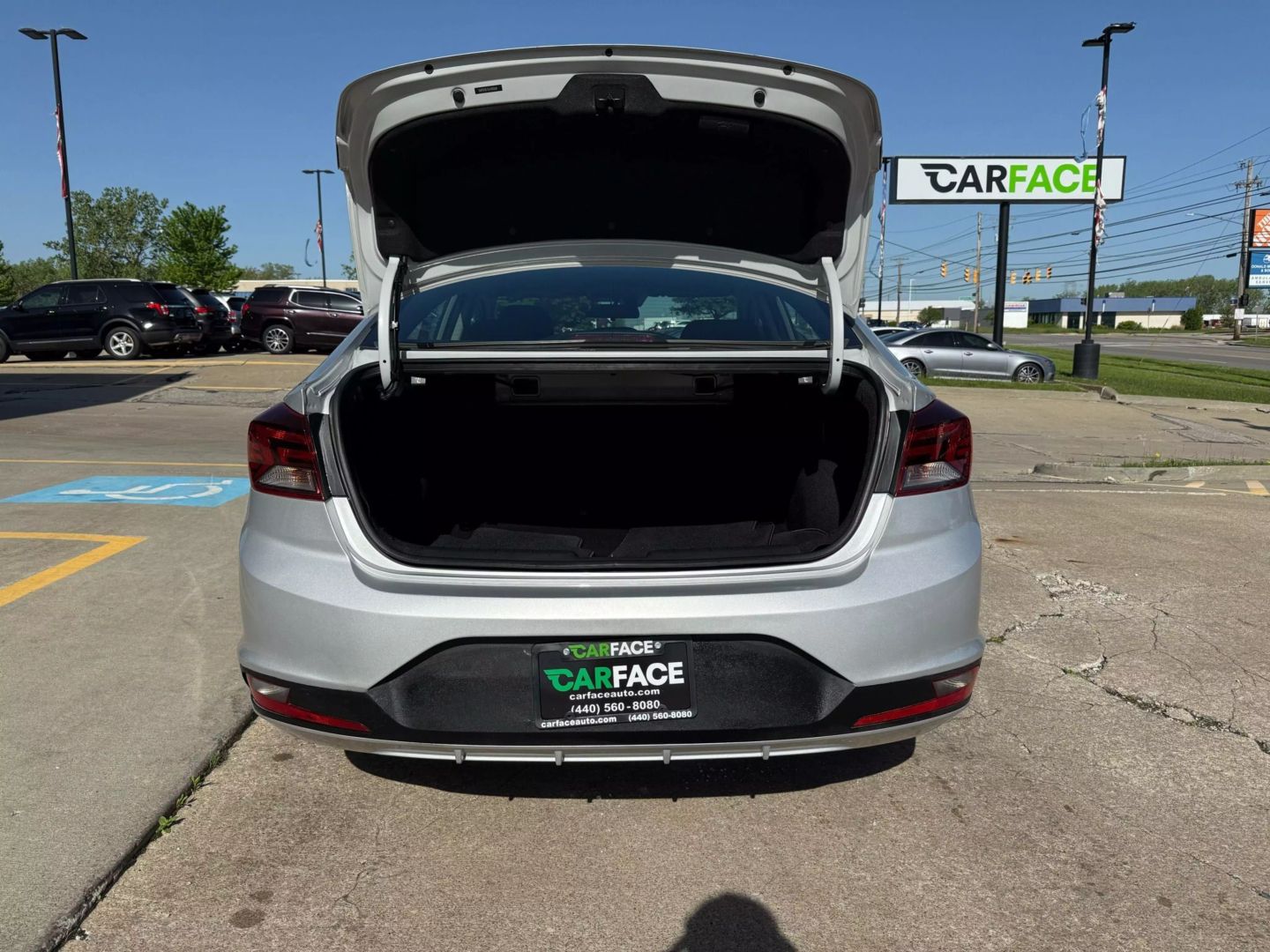 2020 Hyundai Elantra - Image 13