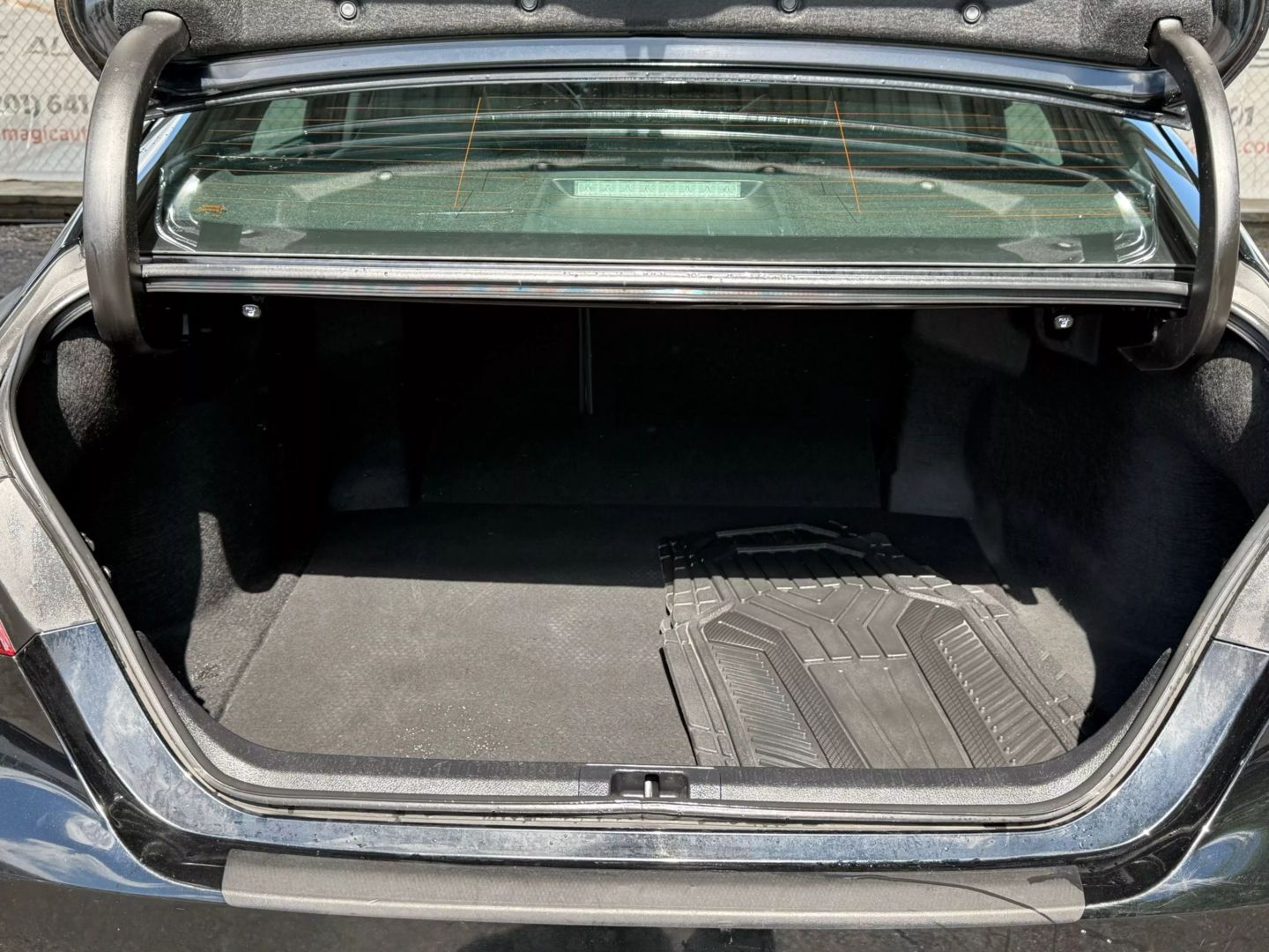 2019 Toyota Camry - Image 20