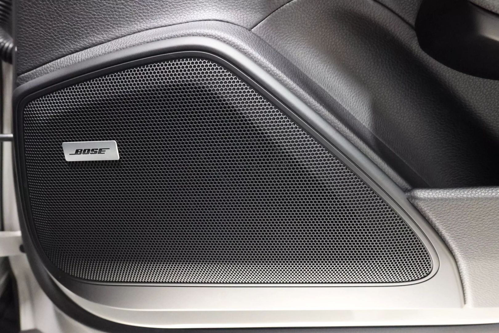 2018 Porsche Panamera - Image 72