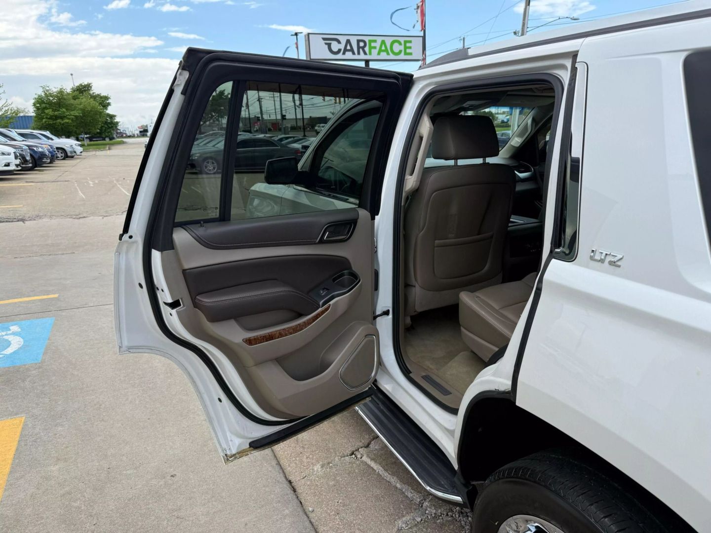 2016 Chevrolet Tahoe - Image 18