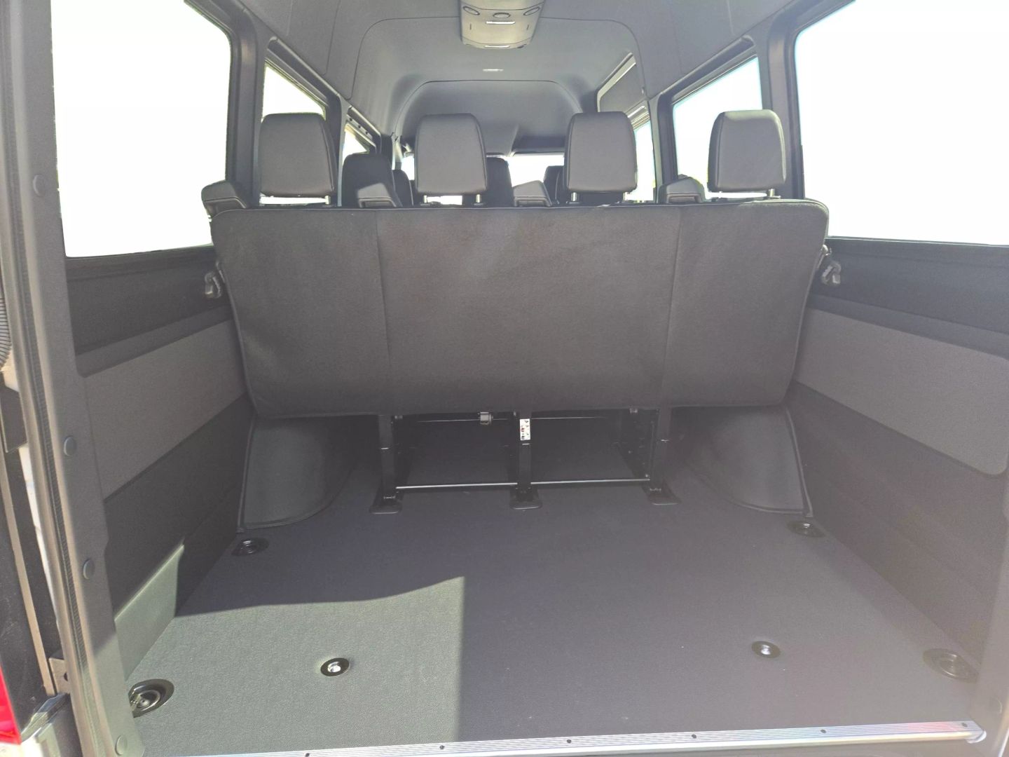 2025 Mercedes-benz Sprinter 2500 Passenger - Image 11