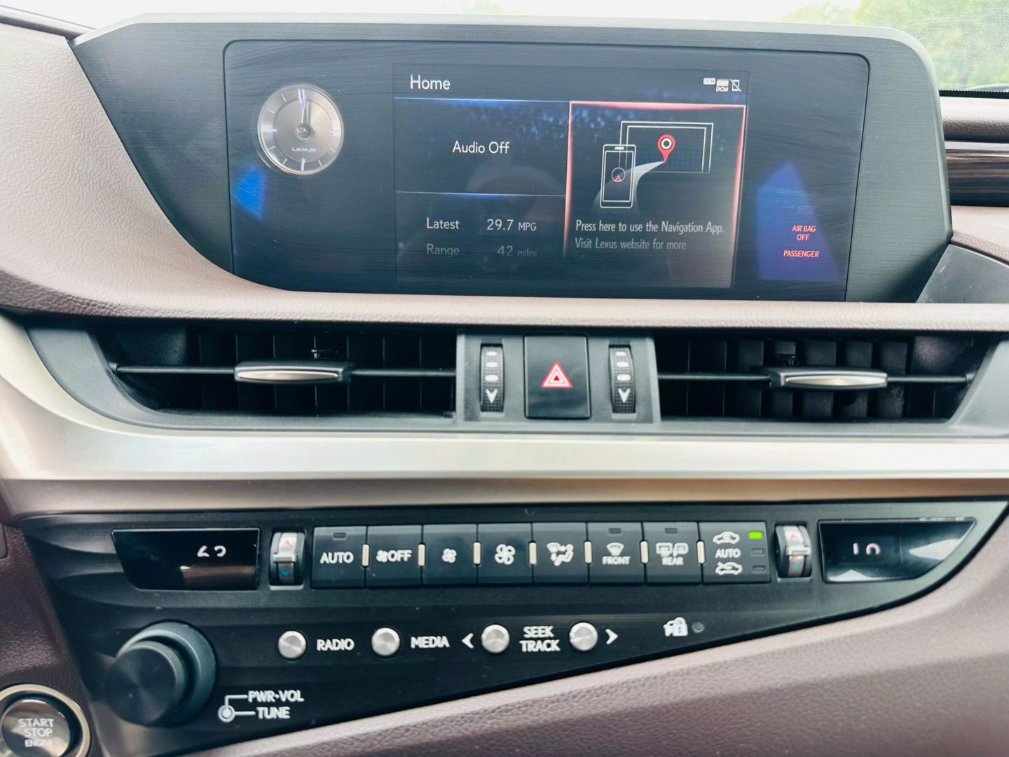 2019 Lexus Es - Image 19