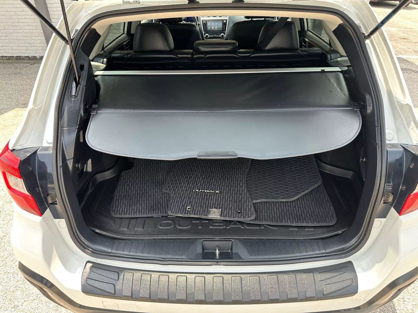 2018 Subaru Outback - Image 30