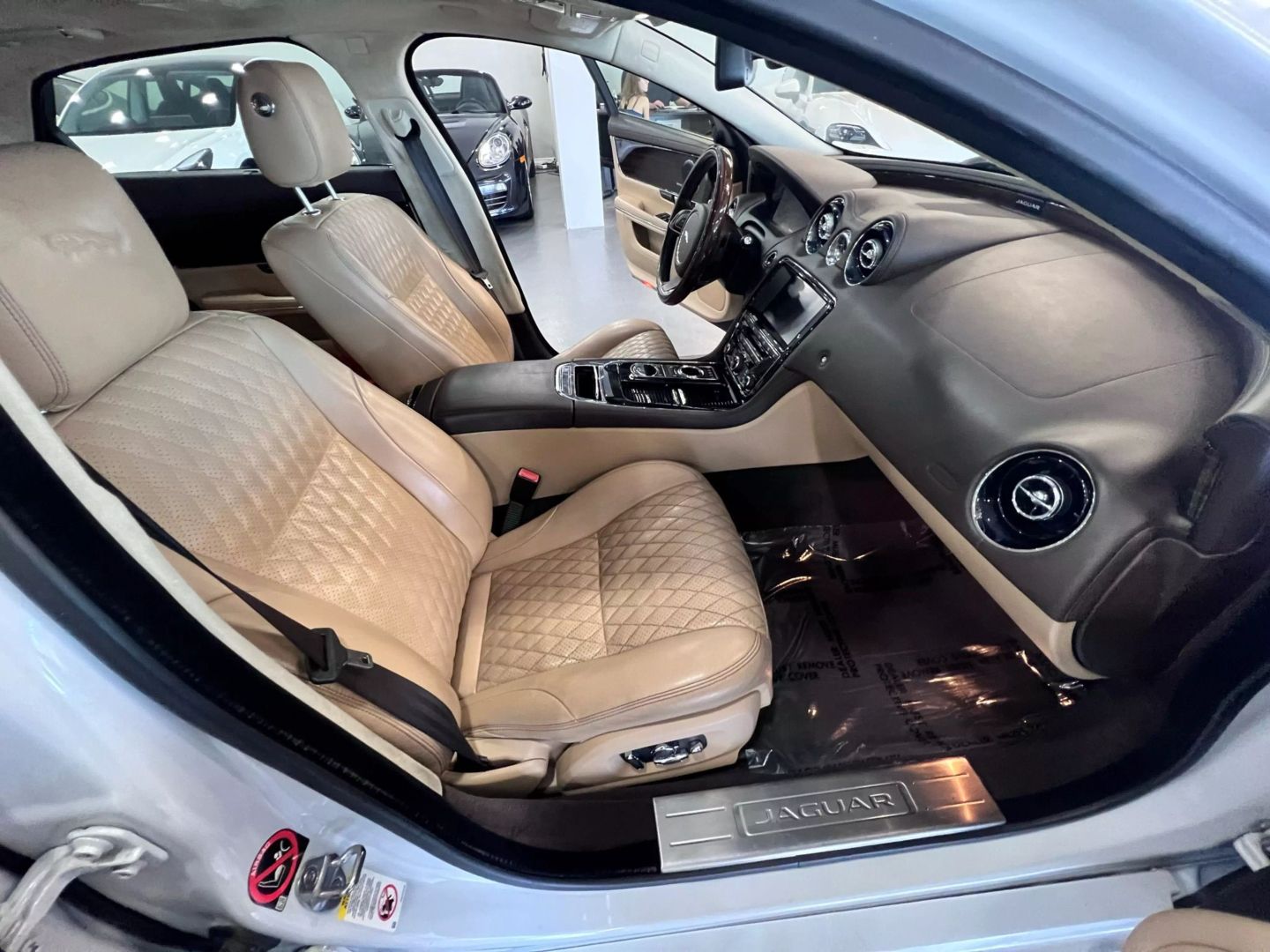 2016 Jaguar Xj Xjl Portfolio Sedan 4d - Image 34