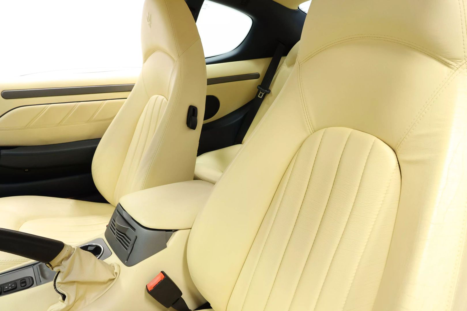 2004 Maserati Coupe - Image 20