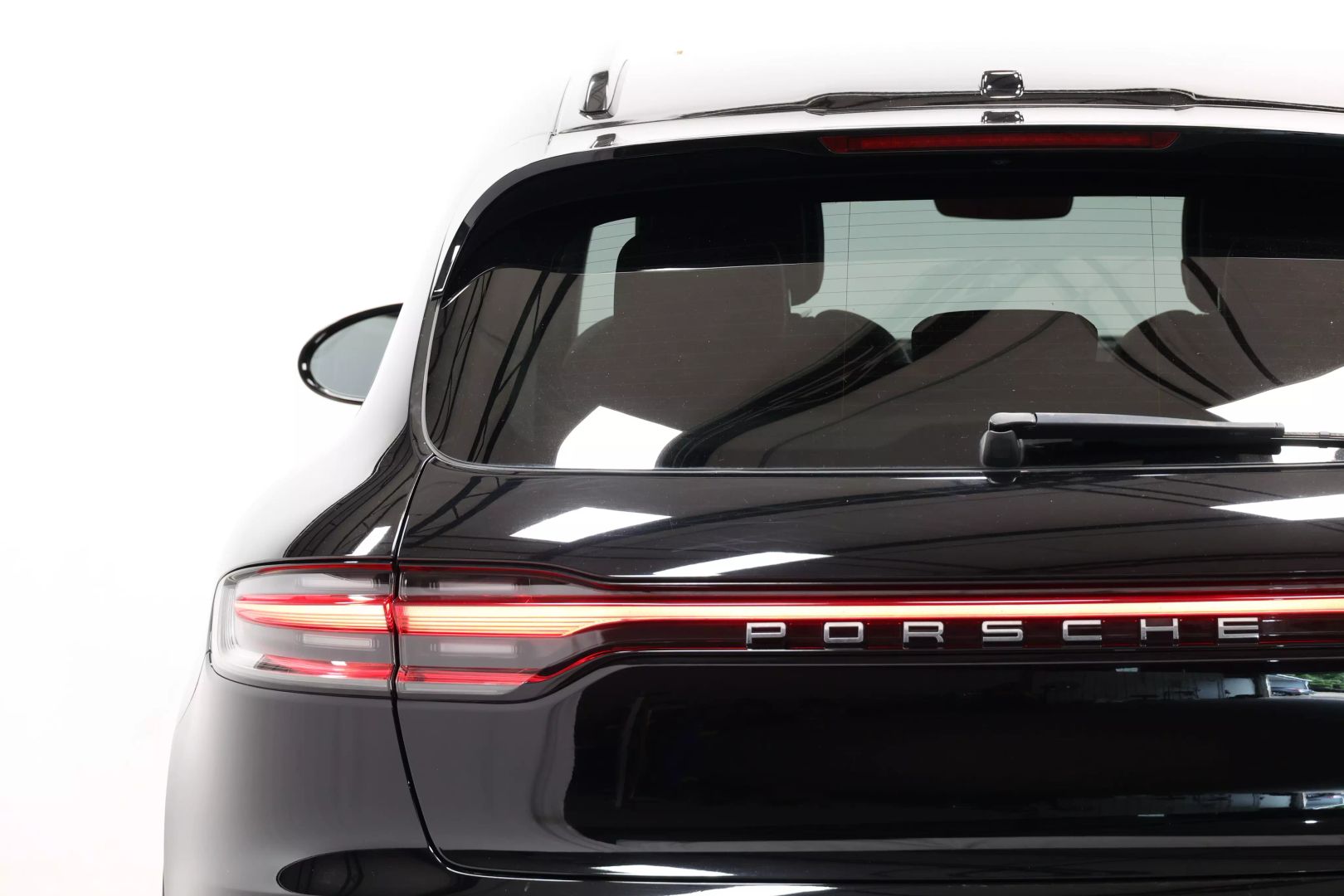 2021 Porsche Macan - Image 54