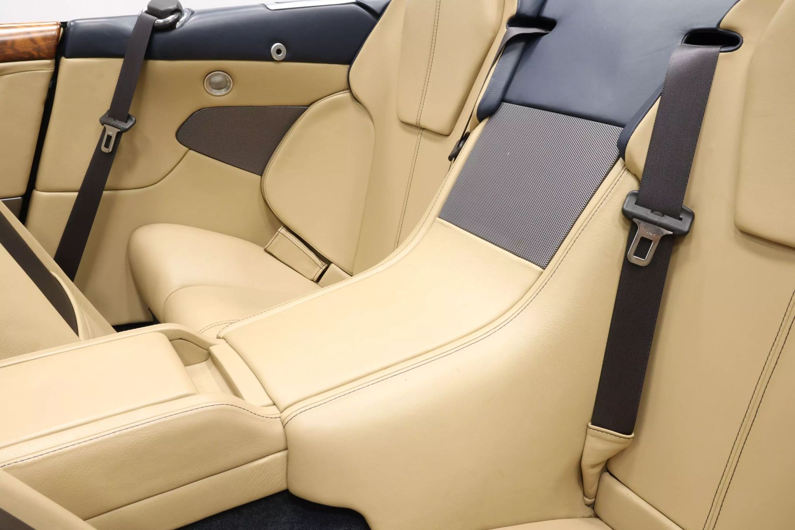 2008 Aston Martin Db9 - Image 46