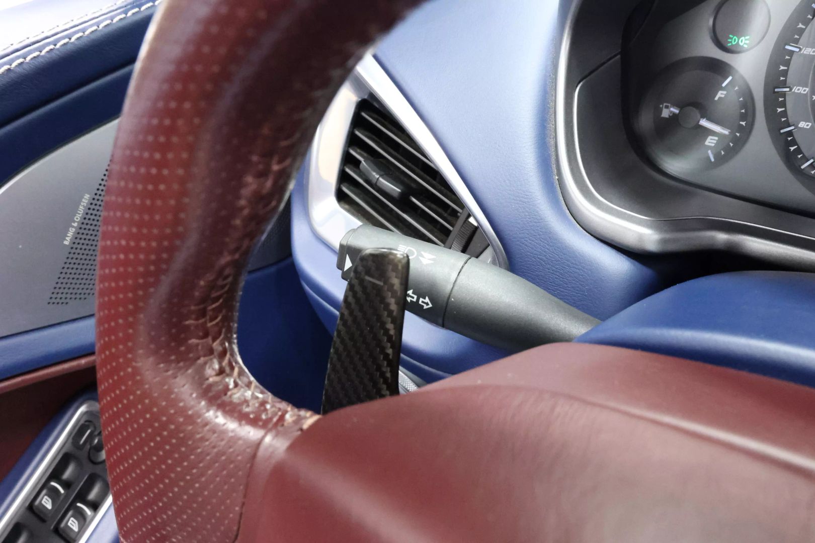 2015 Aston Martin Vanquish - Image 25