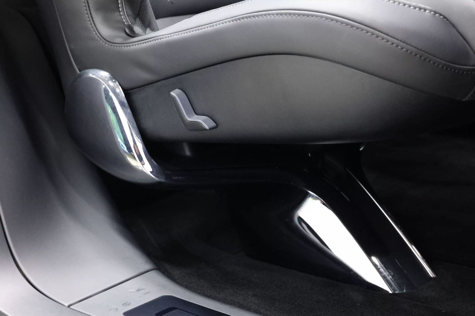 2022 Tesla Model X - Image 74