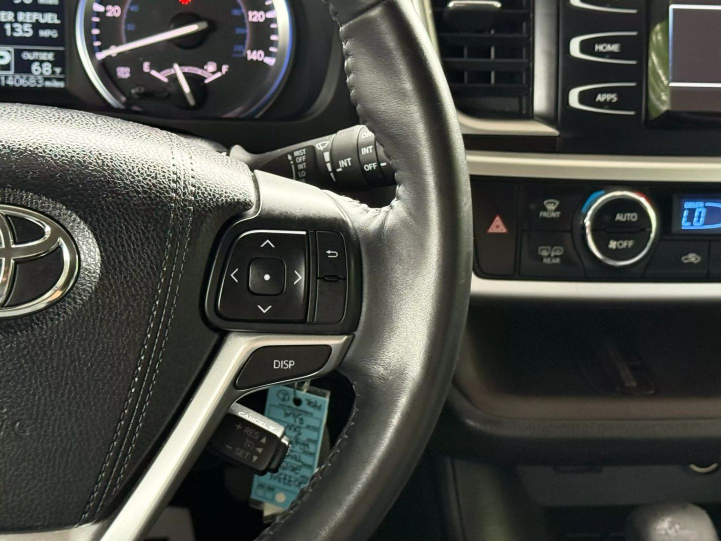 2015 Toyota Highlander - Image 32
