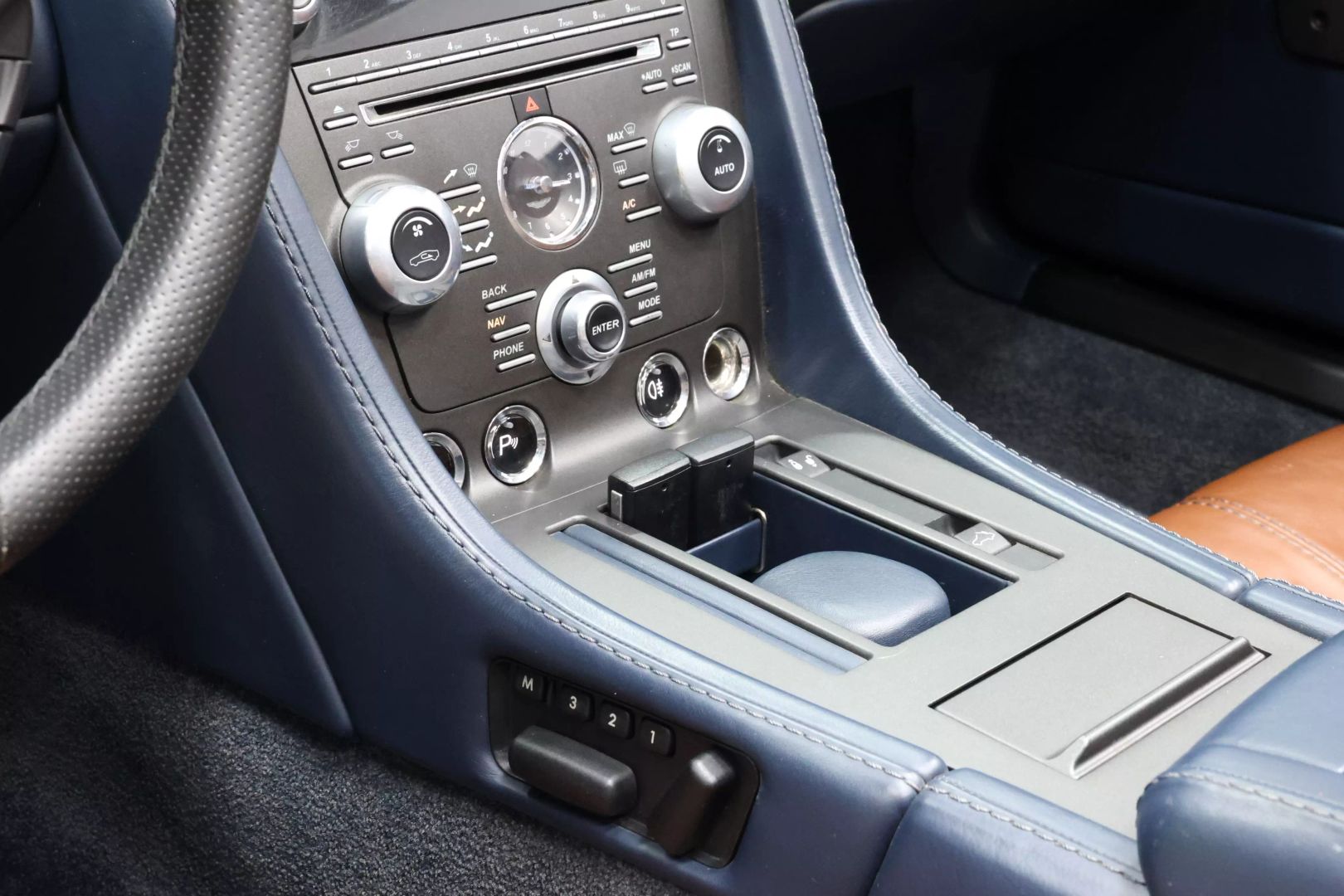 2014 Aston Martin Vantage - Image 37