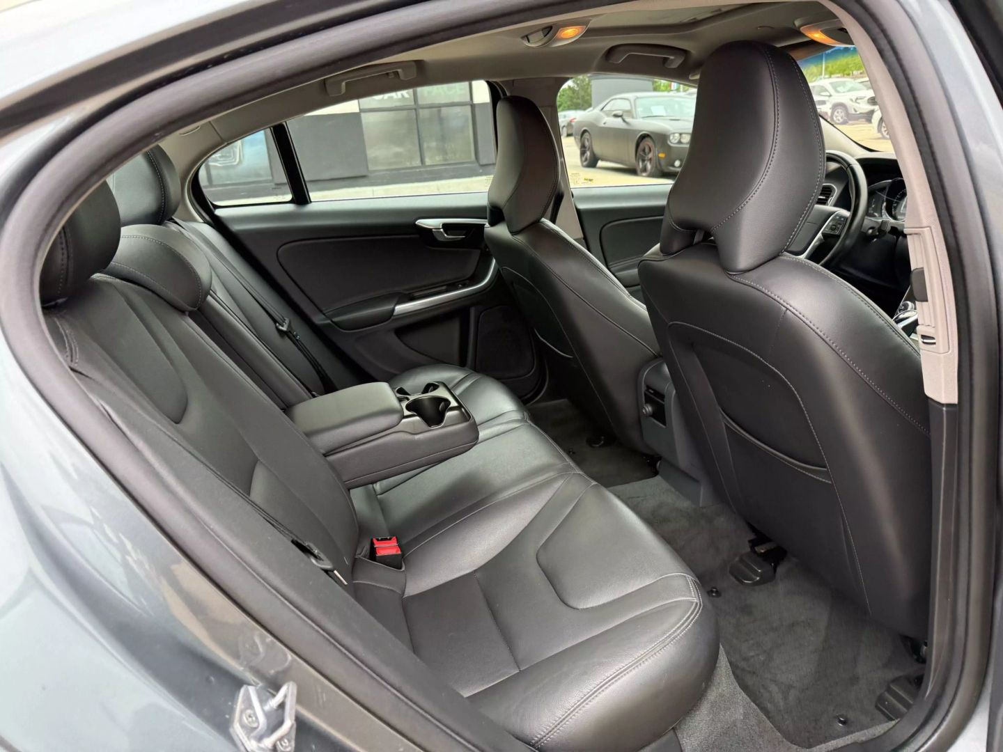 2016 Volvo S60 - Image 22