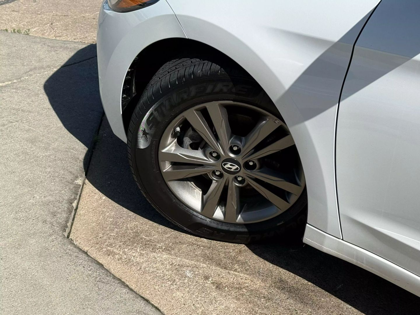 2018 Hyundai Elantra - Image 50