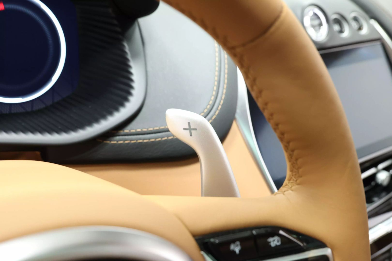 2021 Aston Martin Dbx - Image 29