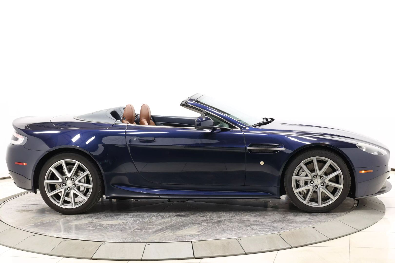 2014 Aston Martin Vantage - Image 53