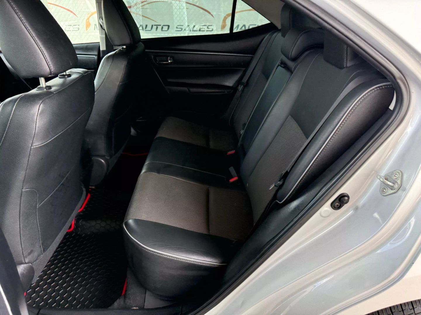 2015 Toyota Corolla - Image 18