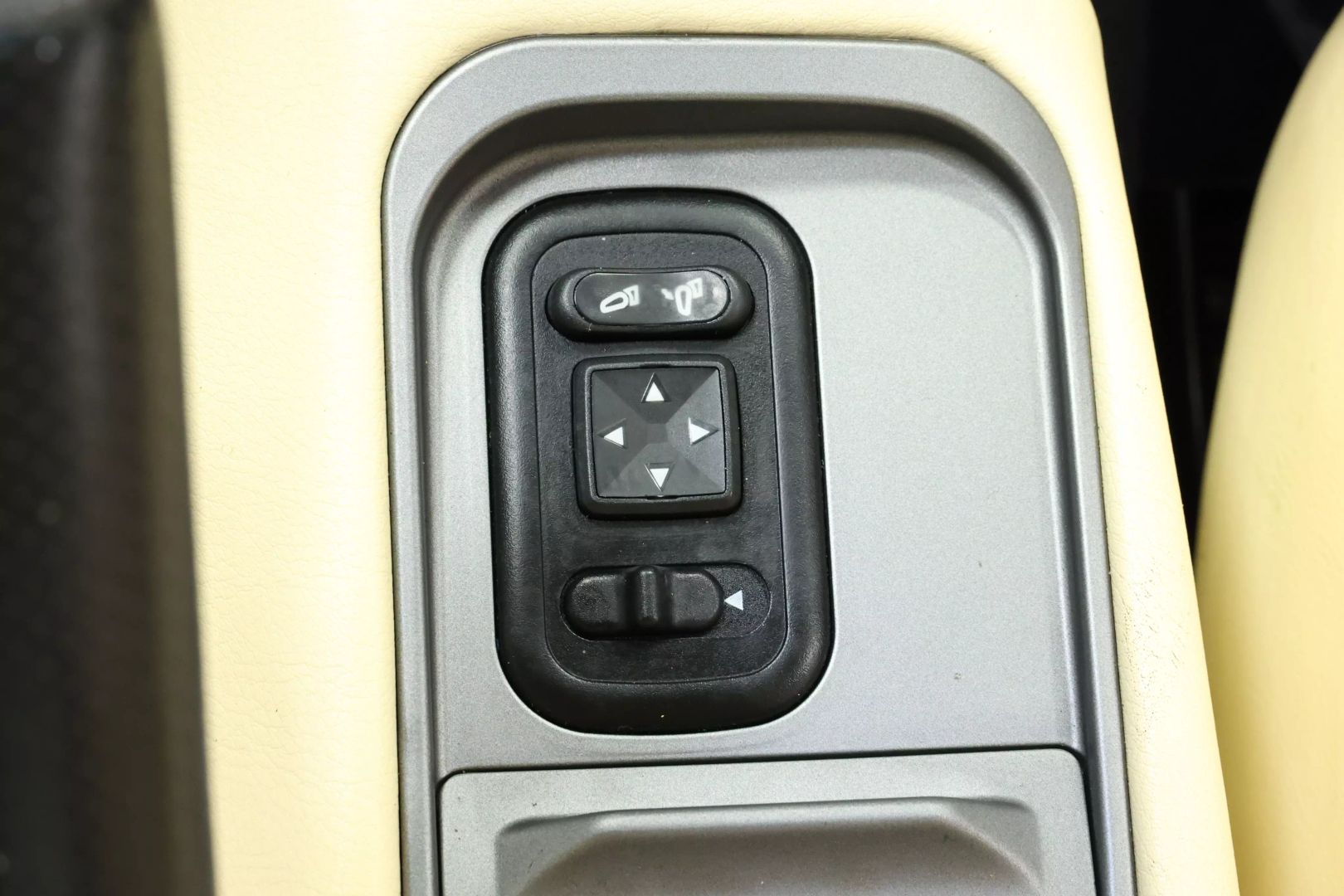 2004 Maserati Coupe - Image 41