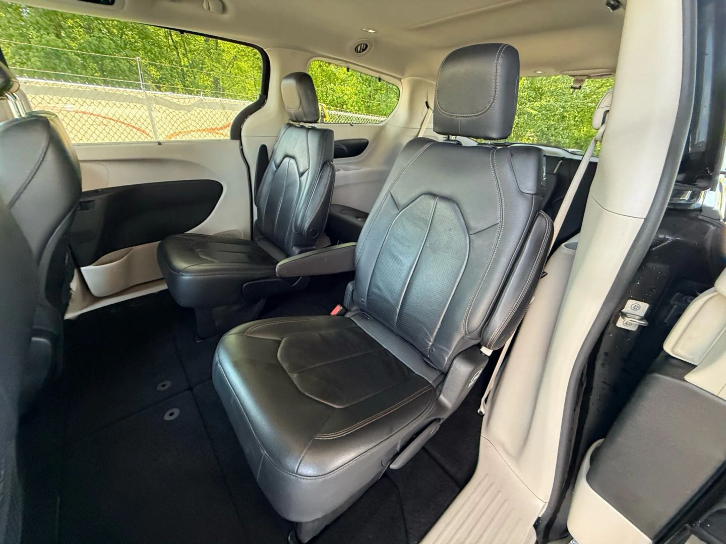 2018 Chrysler Pacifica - Image 18