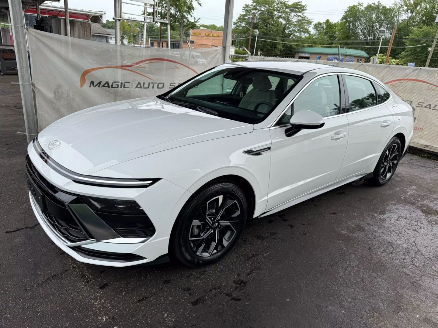 2025 Hyundai Sonata - Image 8