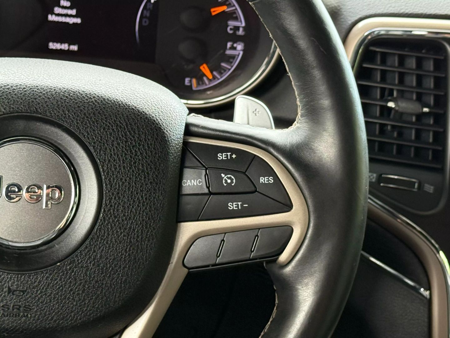 2017 Jeep Grand Cherokee - Image 35