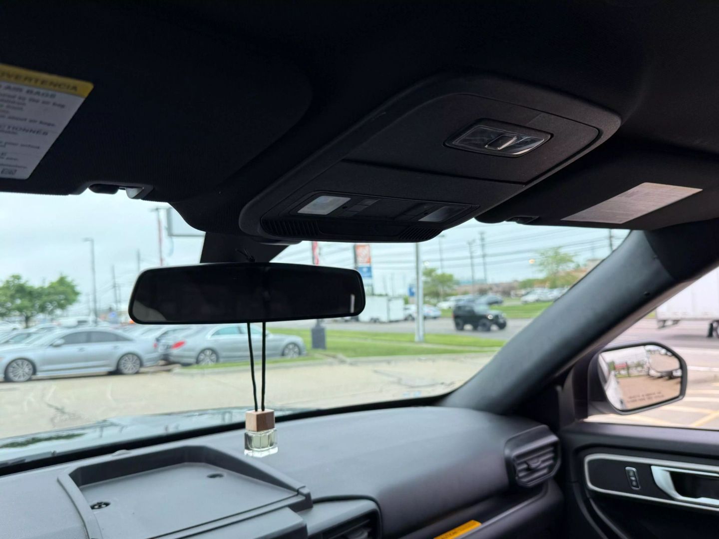 2021 Ford Explorer - Image 43