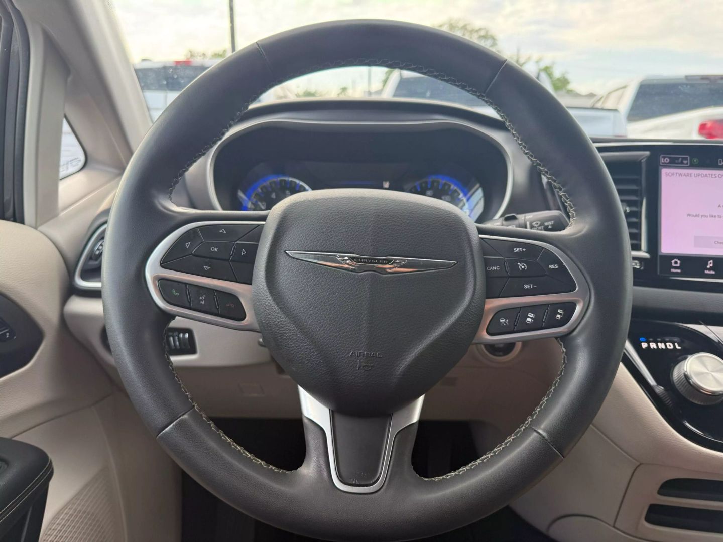 2022 Chrysler Pacifica - Image 24
