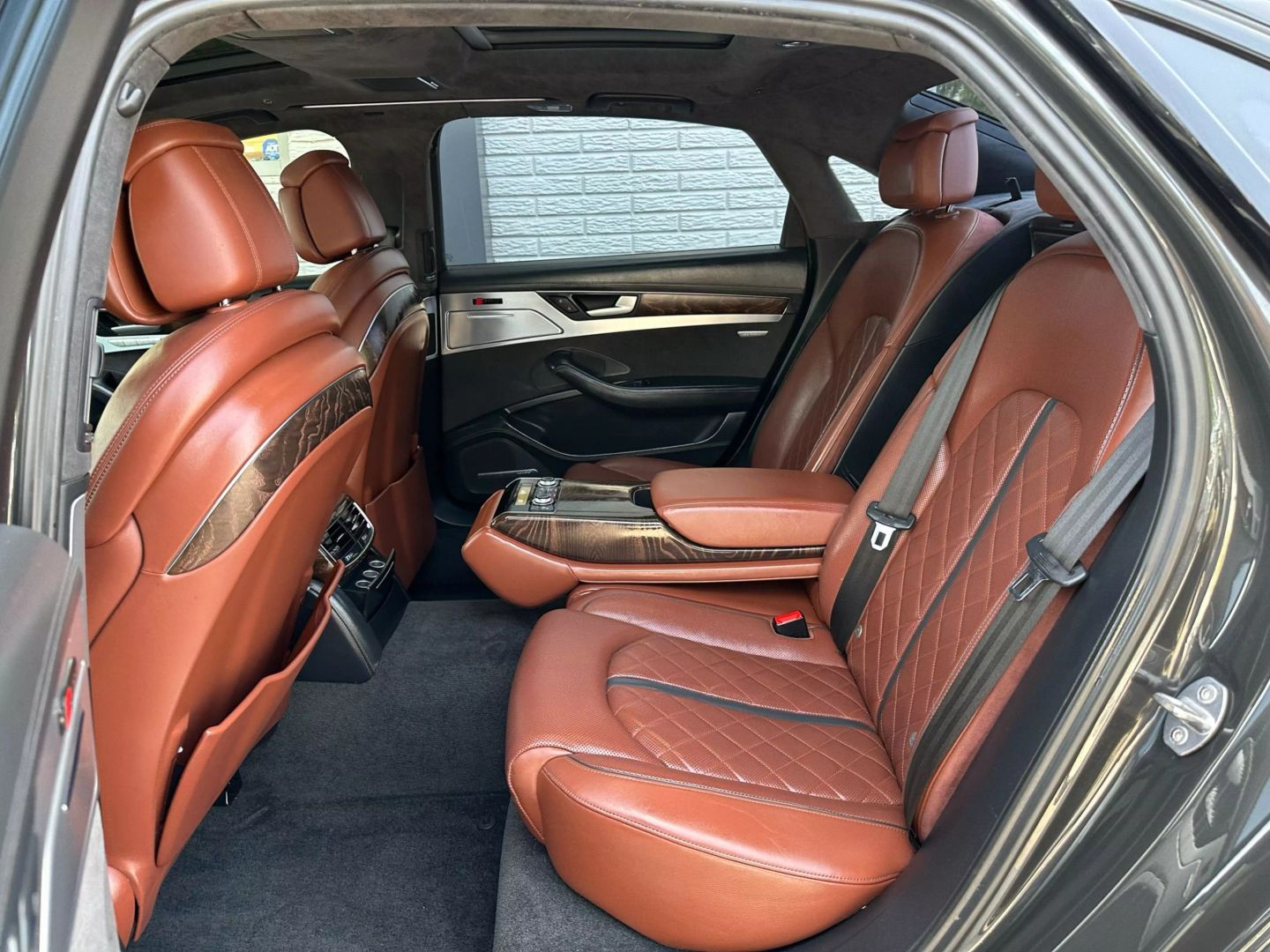 2017 Audi A8 - Image 32