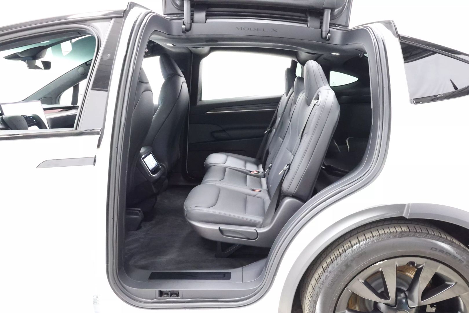 2022 Tesla Model X - Image 42