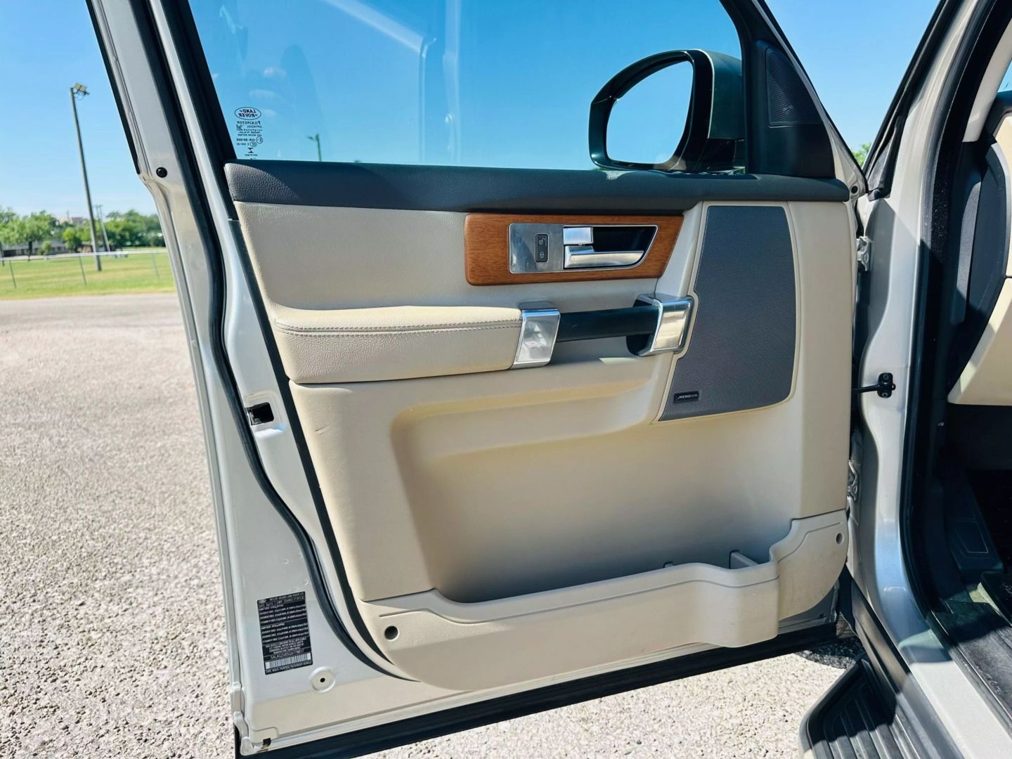 2016 Land Rover Lr4 - Image 14