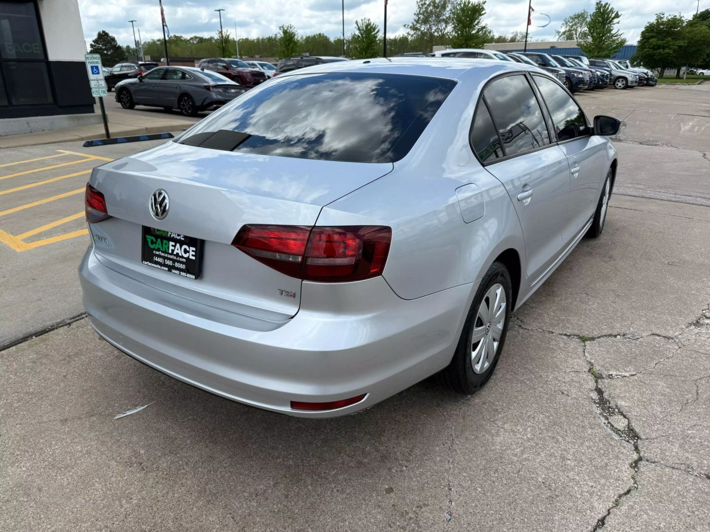 2016 Volkswagen Jetta - Image 13