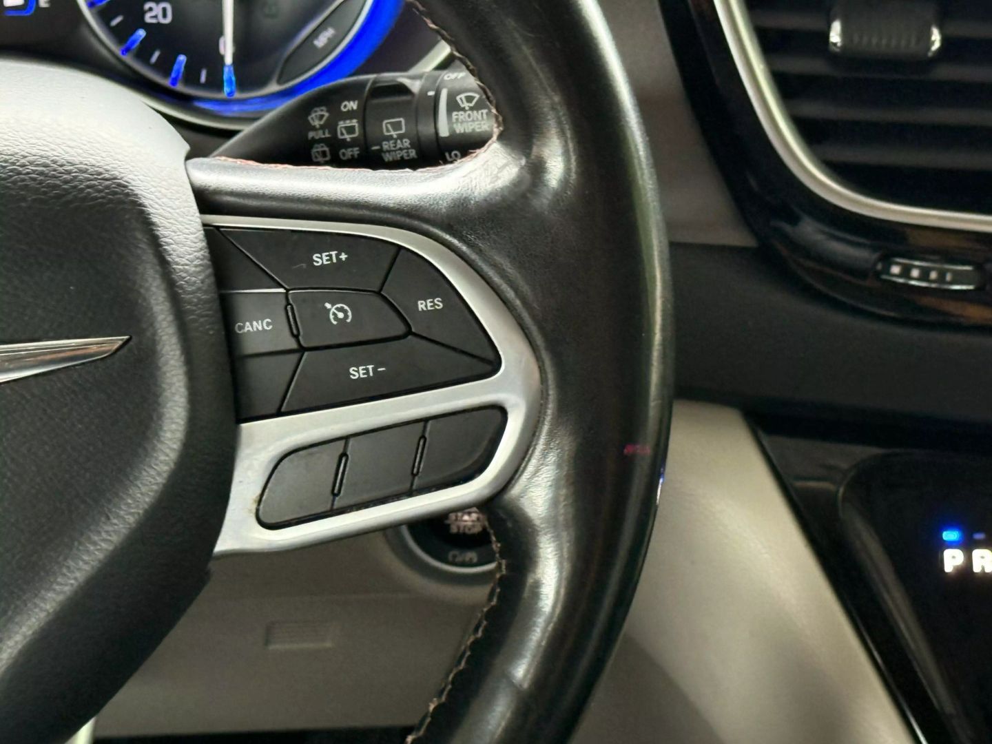 2020 Chrysler Pacifica - Image 33