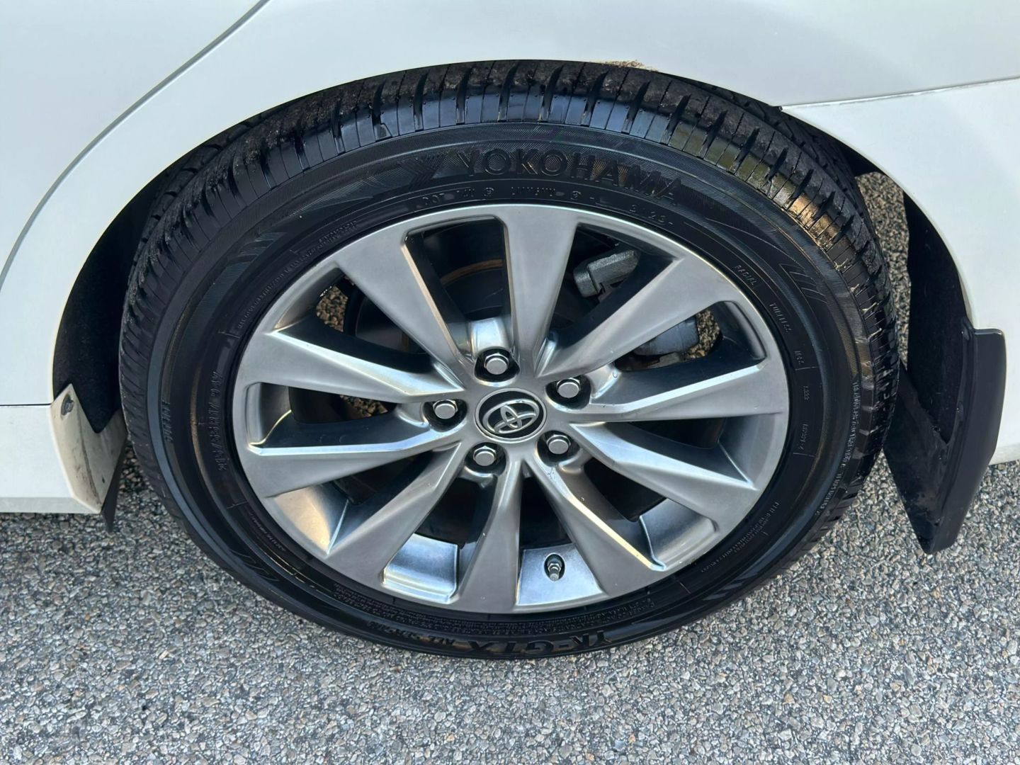 2015 Toyota Camry - Image 60