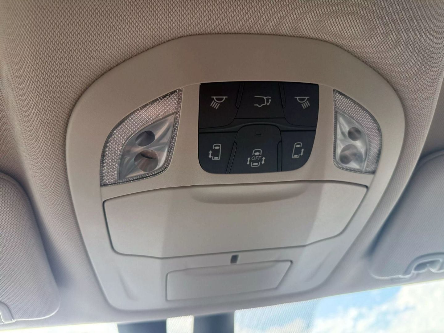 2022 Chrysler Pacifica - Image 34