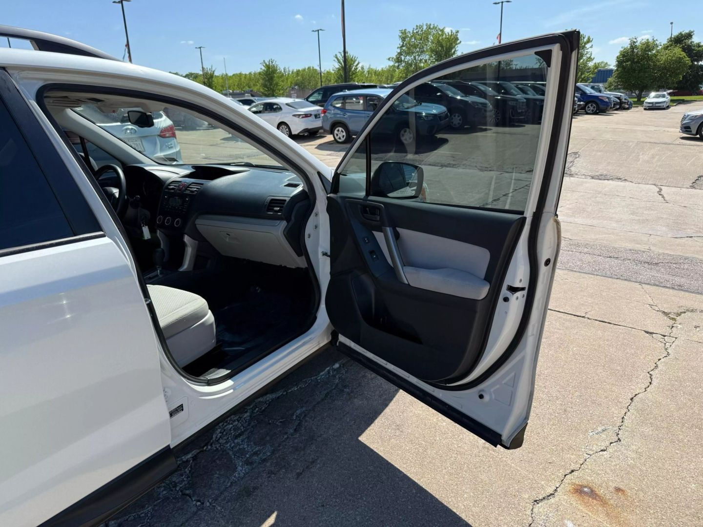 2015 Subaru Forester - Image 25