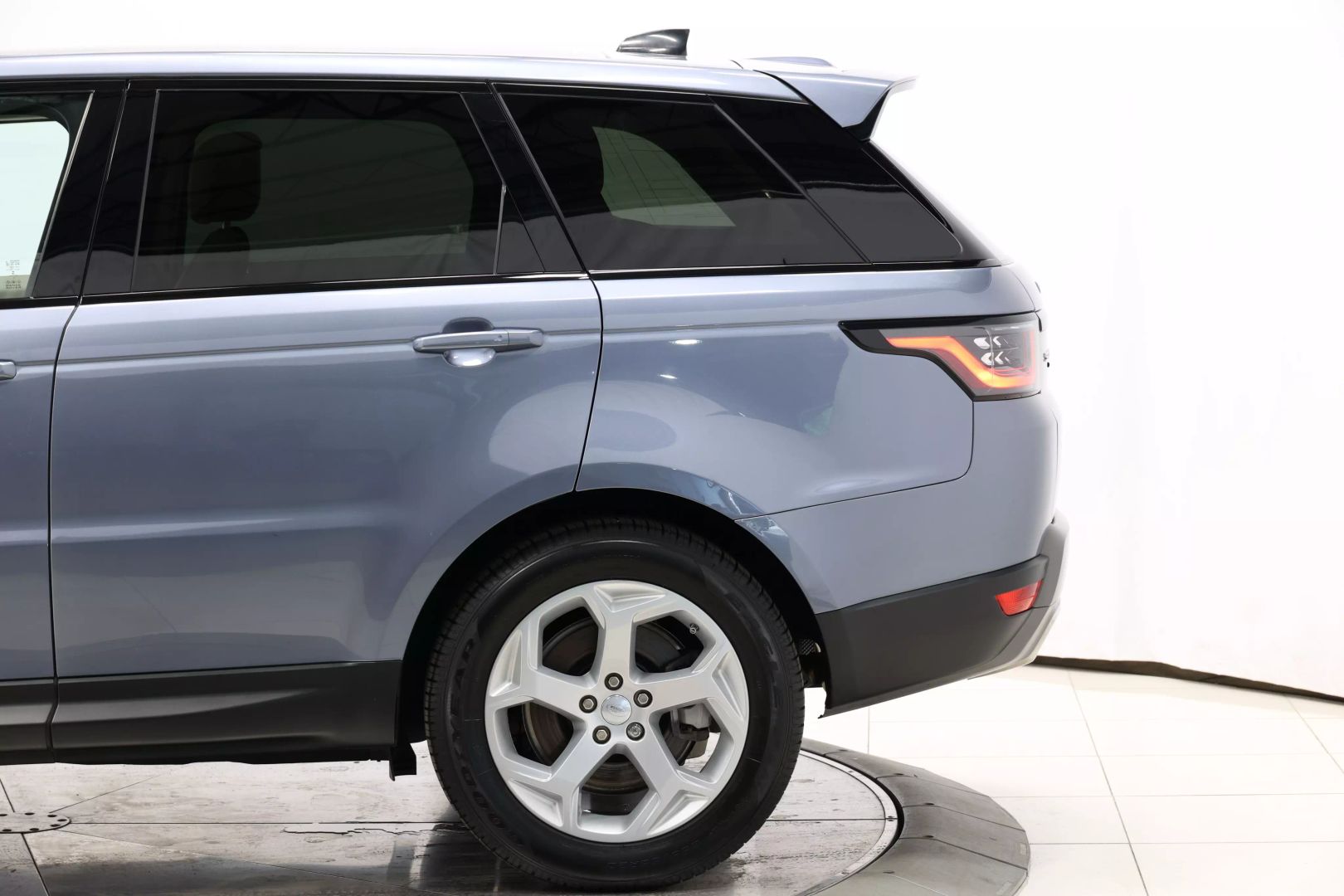 2021 Land Rover Range Rover Sport - Image 8