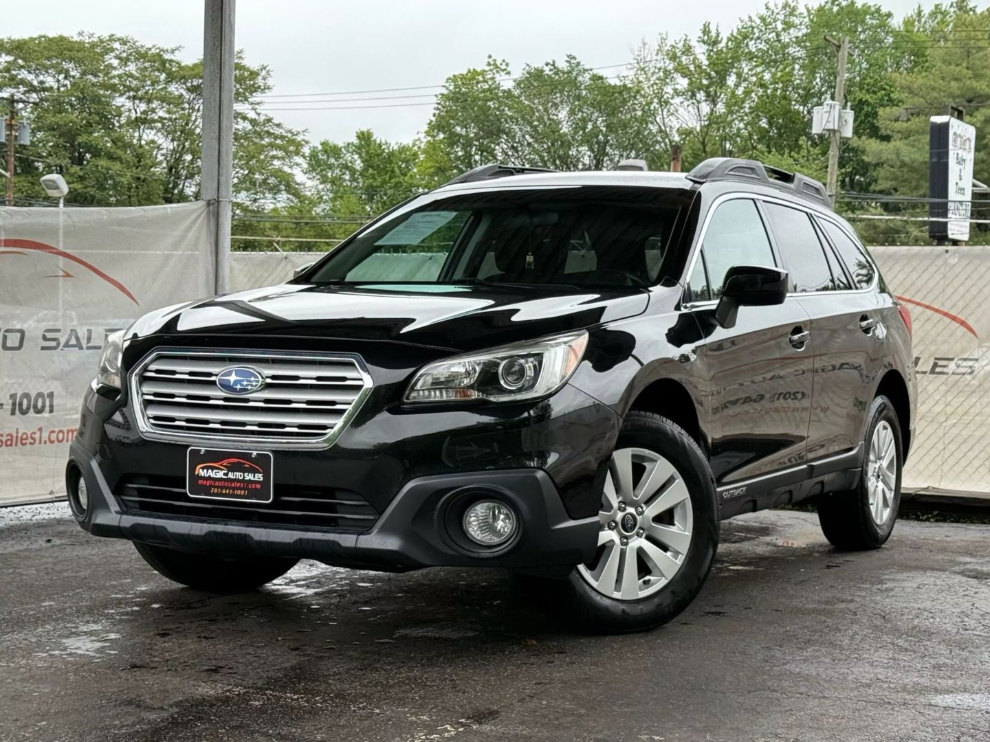 2017 Subaru Outback - Image 1