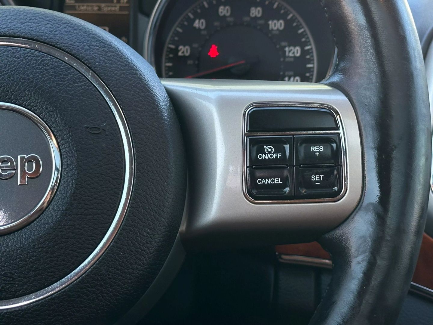 2011 Jeep Grand Cherokee - Image 31
