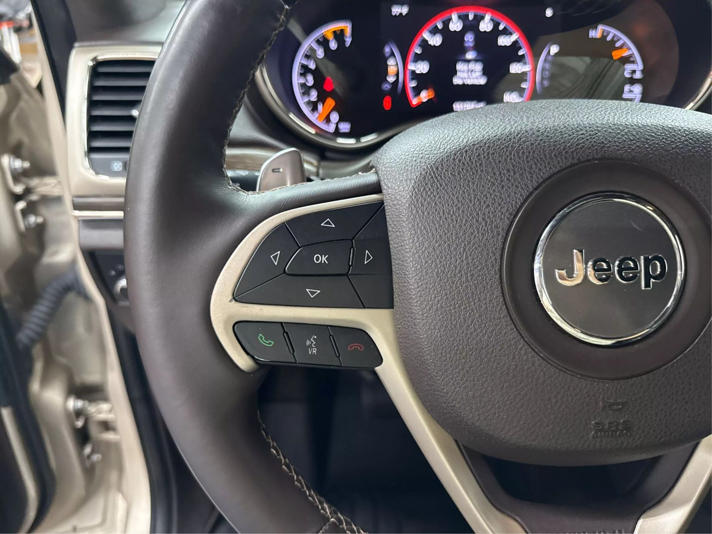 2014 Jeep Grand Cherokee - Image 26