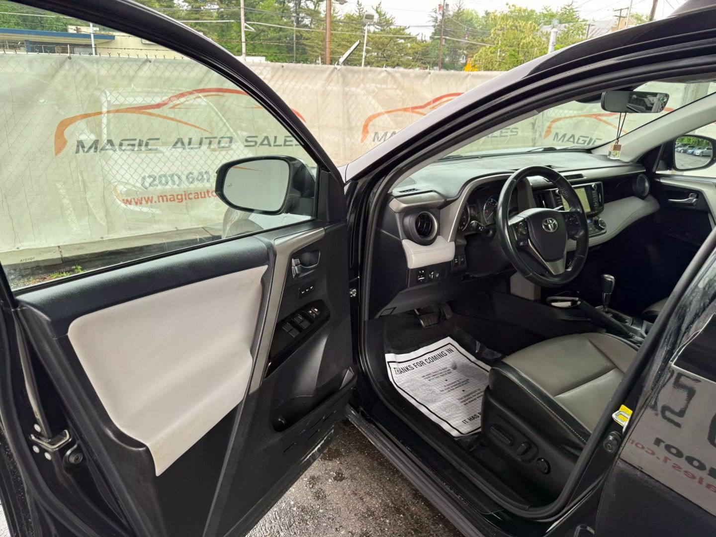 2016 Toyota Rav4 - Image 14