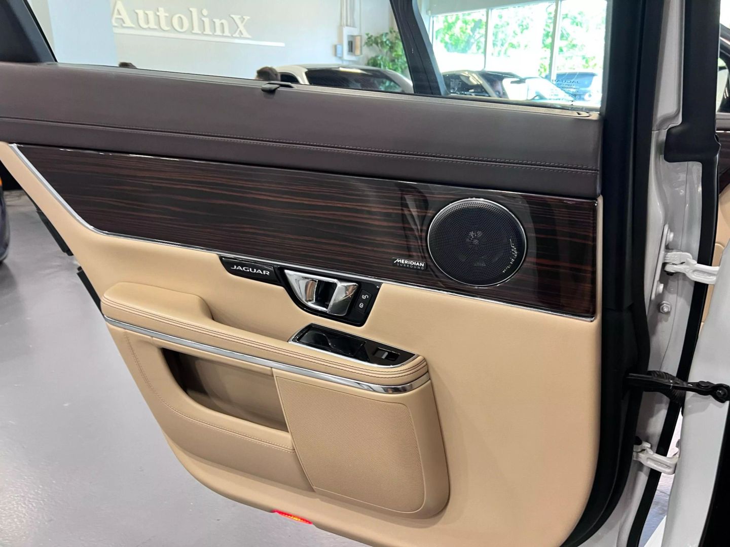 2016 Jaguar Xj Xjl Portfolio Sedan 4d - Image 26