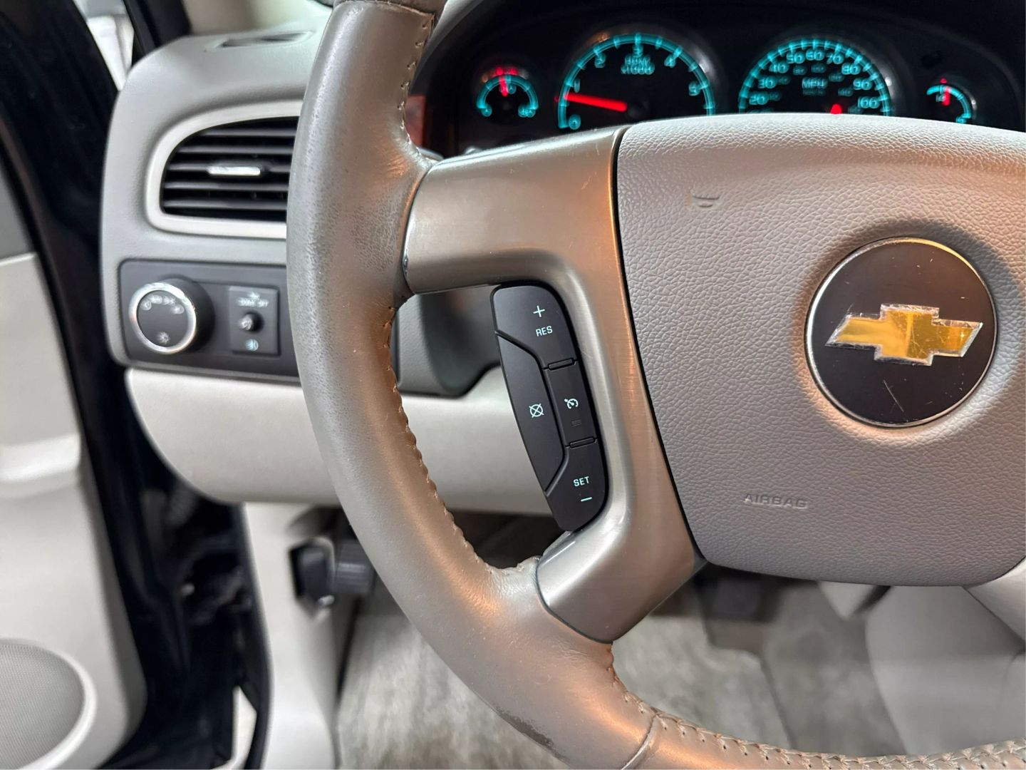 2014 Chevrolet Tahoe - Image 21