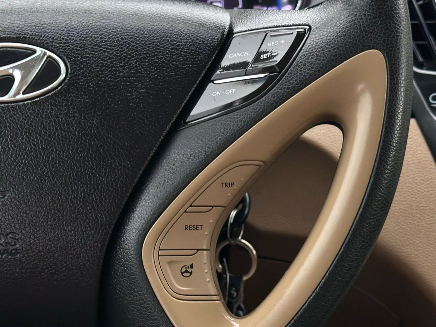 2014 Hyundai Sonata - Image 28